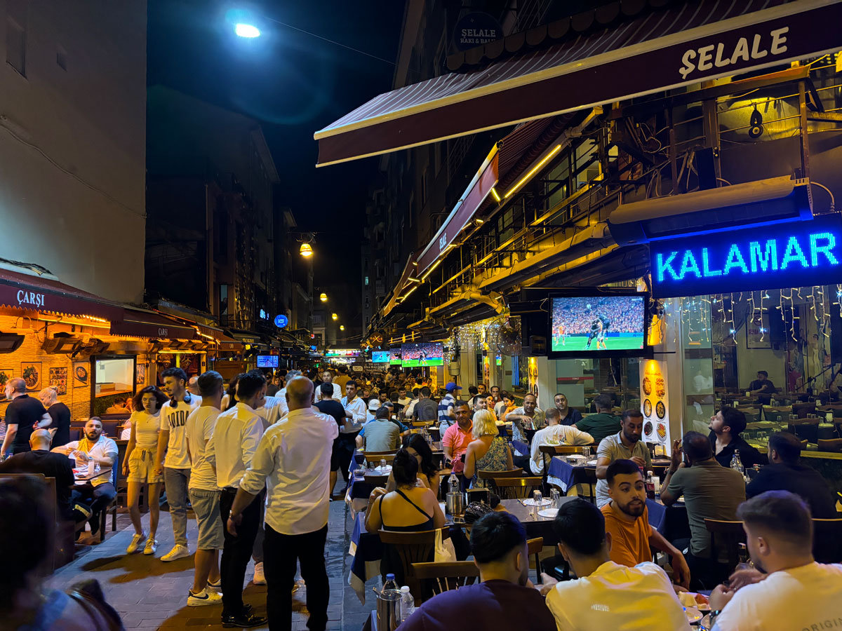 Derby in Kadık&ouml;y: Die Istanbuler Rivalen Fenerbahçe und Beşiktaş heute live